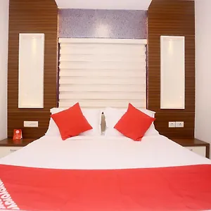 3* Hotel Ambalath Maple Leaves
