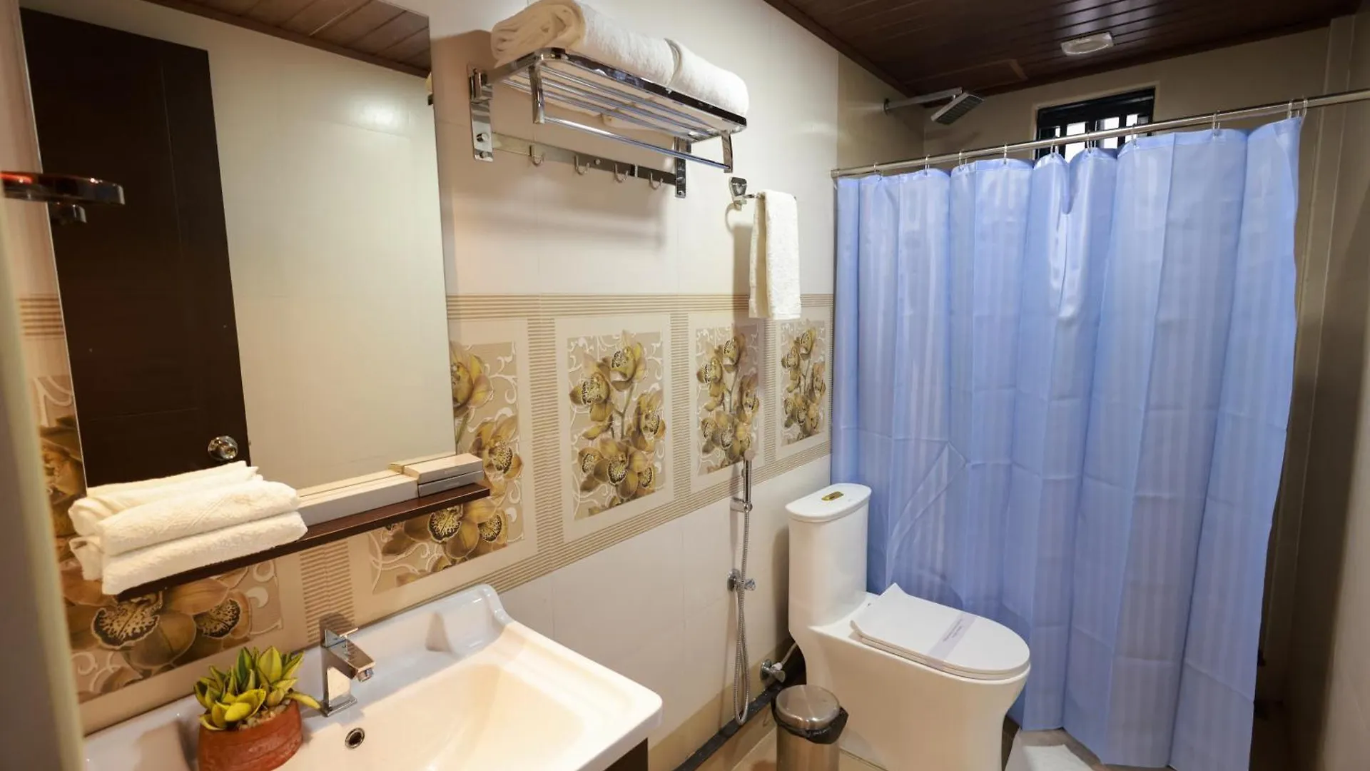Builda Park Inn Ottappalam
